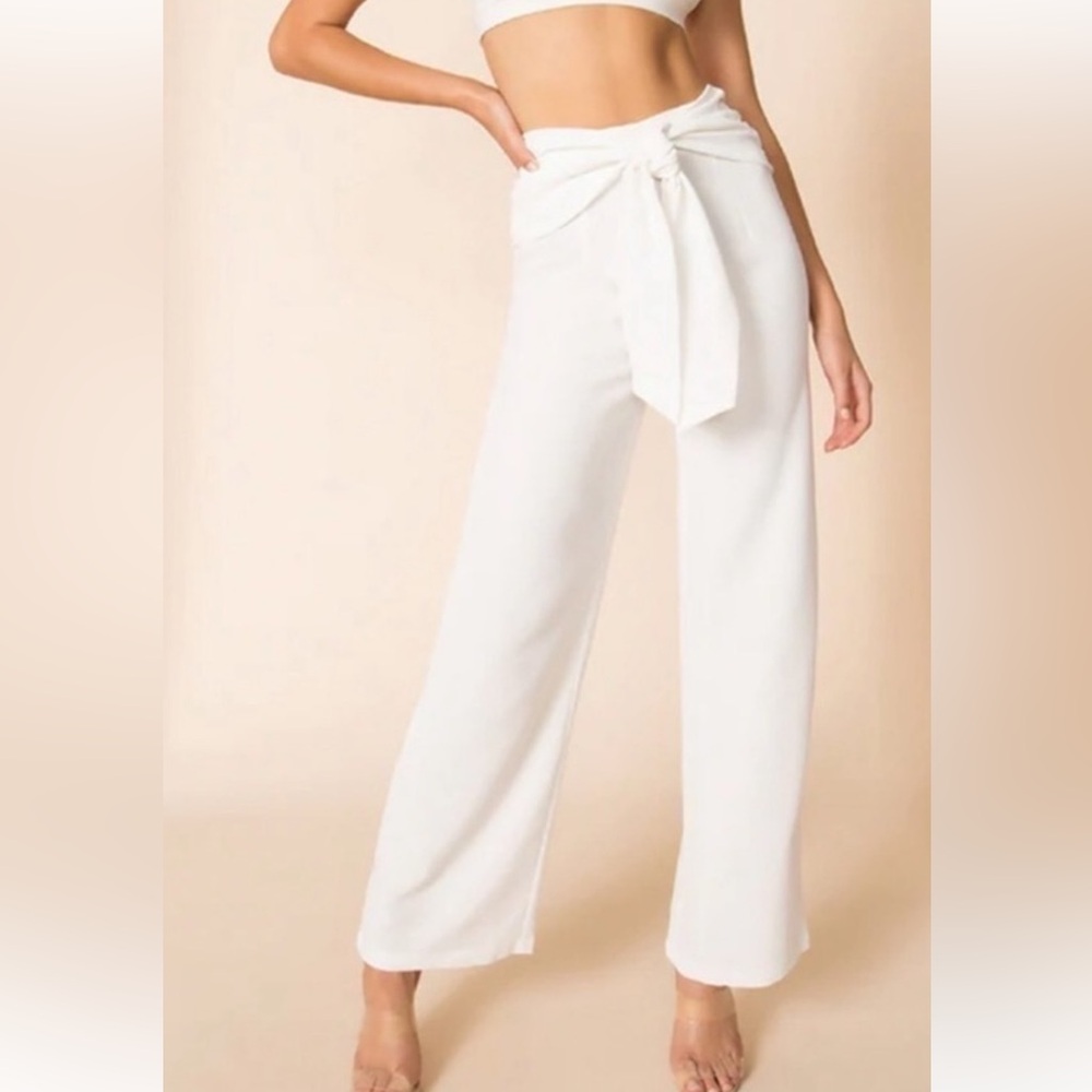 superdown
jordayn tie waist pants white size small